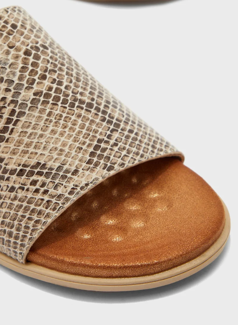 Le Confort Wide Strap Wedge Sandal
