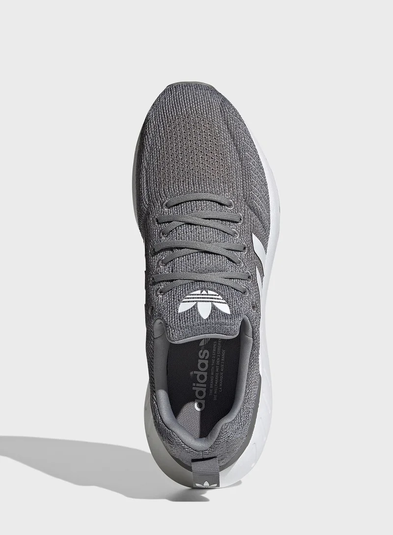 adidas حذاء سويفت رن 22