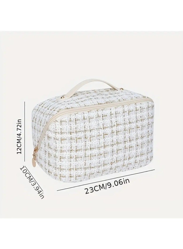 أوريتي منظم مستحضرات تجميل محمول كبير الحجم للسفر بتصميم منقوش مع سهولة الوصول وفتحة مسطحة للنساء، باللون الأبيض - Image 2