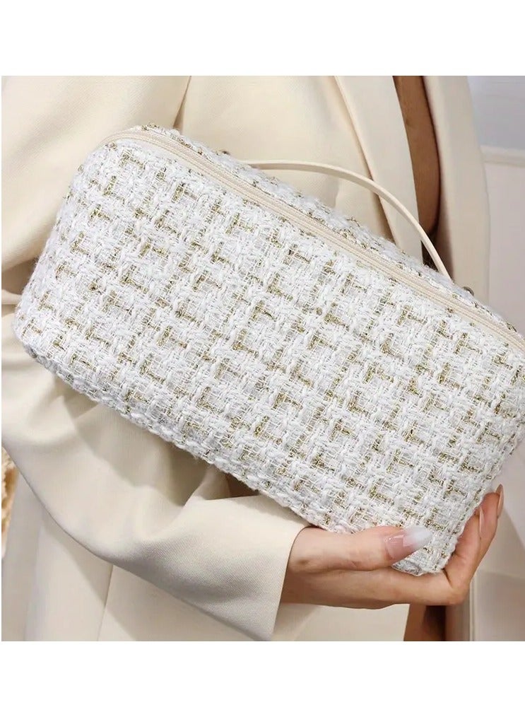 أوريتي منظم مستحضرات تجميل محمول كبير الحجم للسفر بتصميم منقوش مع سهولة الوصول وفتحة مسطحة للنساء، باللون الأبيض - Image 1