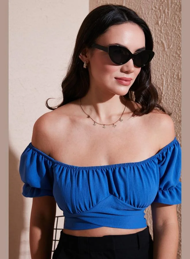 ليلا بلوزة نسائية قصيرة بياقة مدورة وتفاصيل ربطة عنق من ليلا