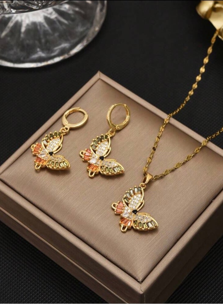 نيو ستايل طقم اكسسوارات نسائي سلسال وحلق اذن من الاستانلس ستيل مطلي باللون الذهبي - Image 2