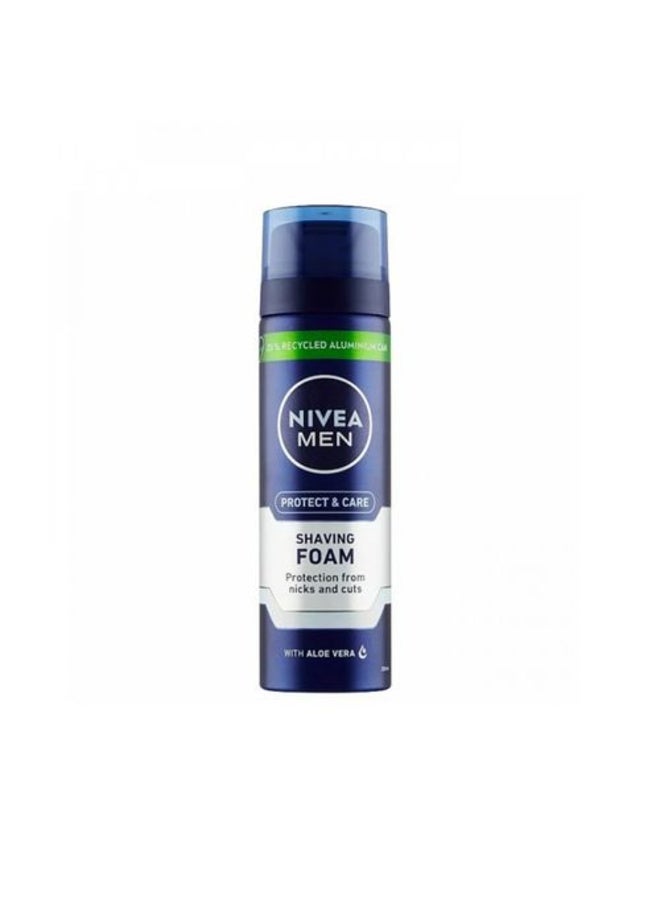 رغوة حلاقة رجالي مرطبة من NIVEA MEN، غنية بالألوفيرا لحماية البشرة من الجروح والتهيج أثناء الحلاقة