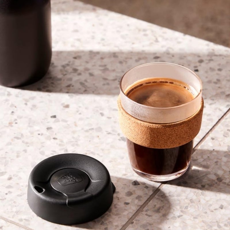 KeepCup كوب القهوة القابل لإعادة الاستخدام KeepCup Brew Cork - زجاج مقسى وفلين طبيعي، M 12oz/340ml - أسود - Image 2