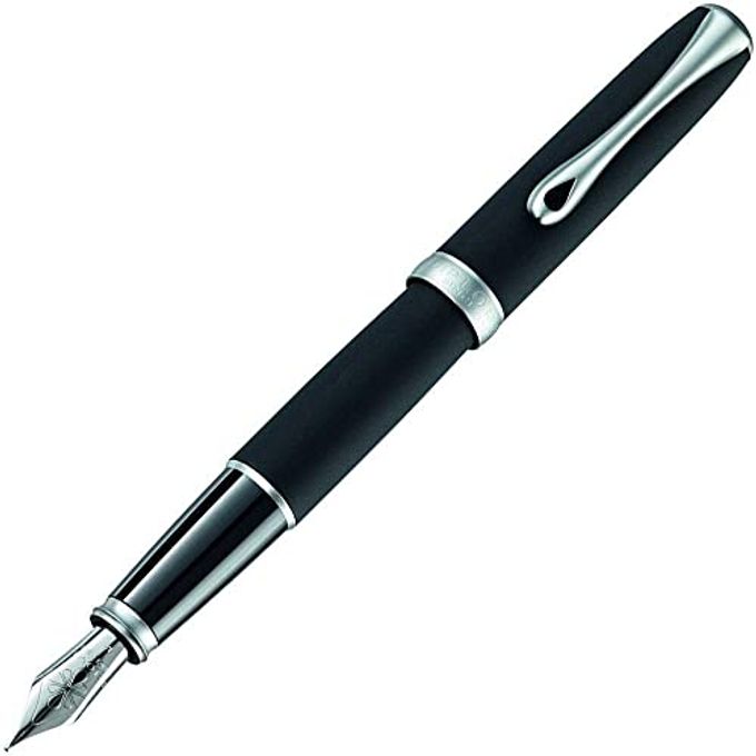 Diplomat Excellence A2 Fountain Pen With Steel Medium Nib Lapis Black/Matt Chrome - Image 4