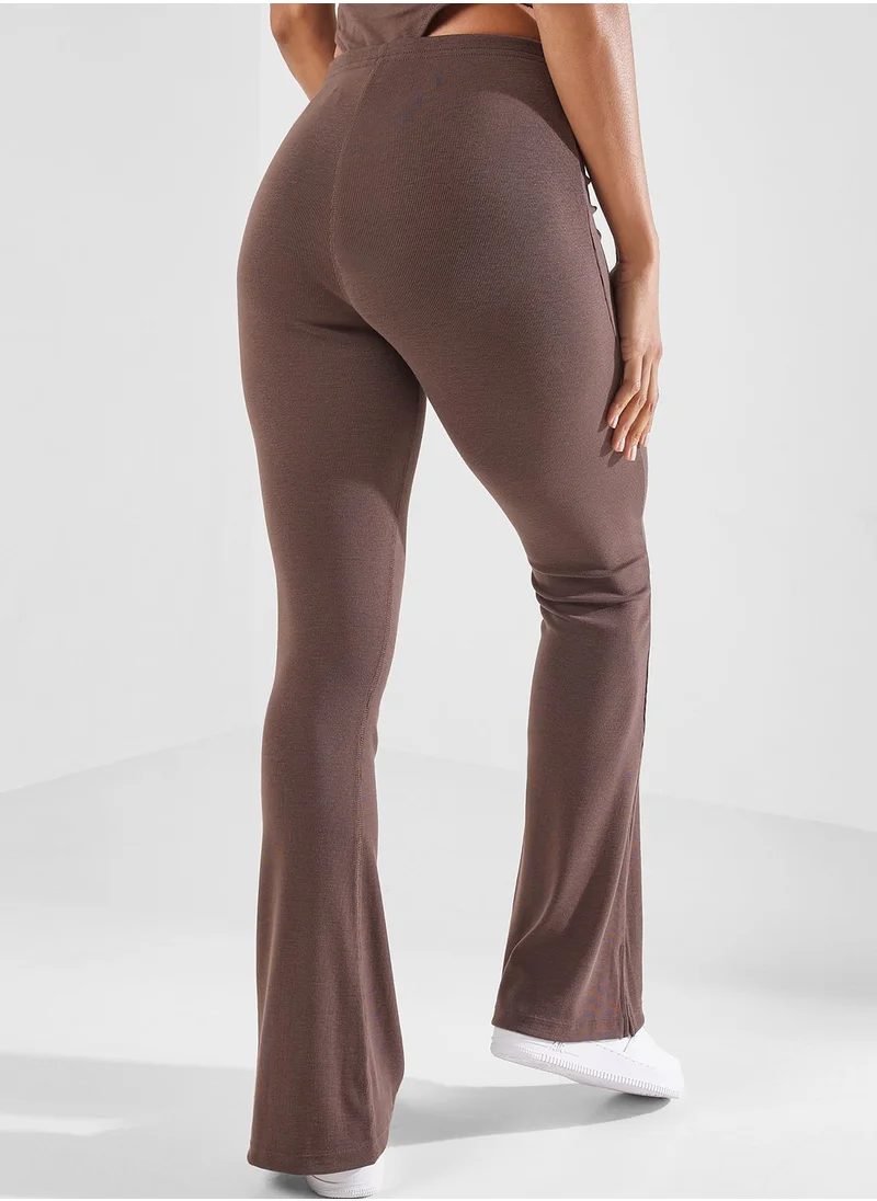 Nike Nsw Knit Ribbed Mid Rise Pants.