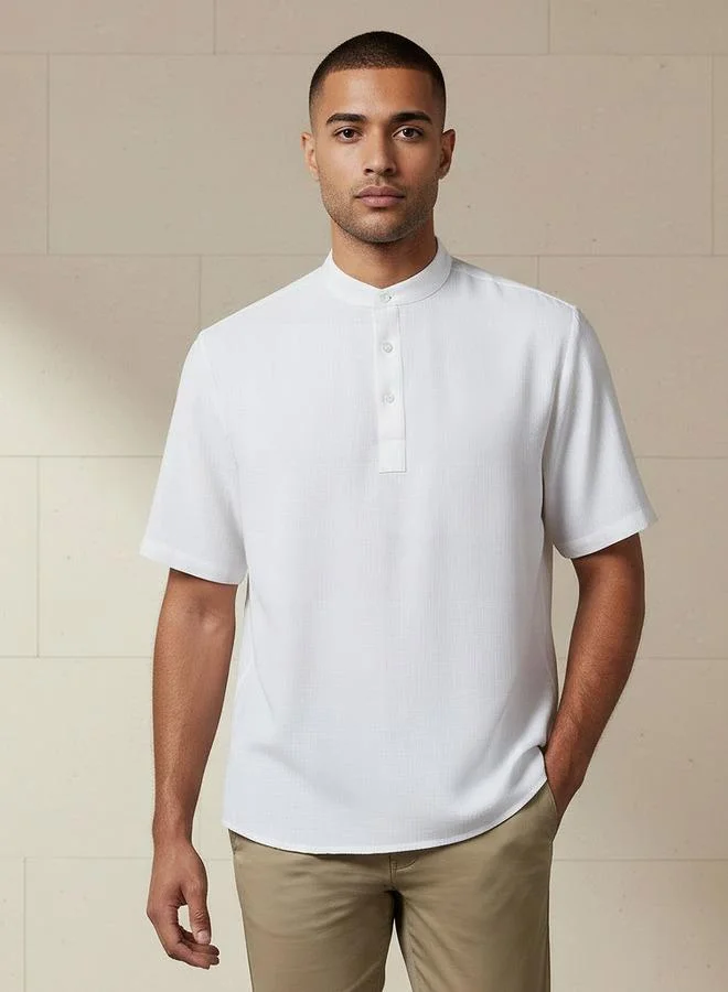 سبلاش فيڤ قميص رجالي بأكمام قصيرة وياقة ماندرين بنقوش