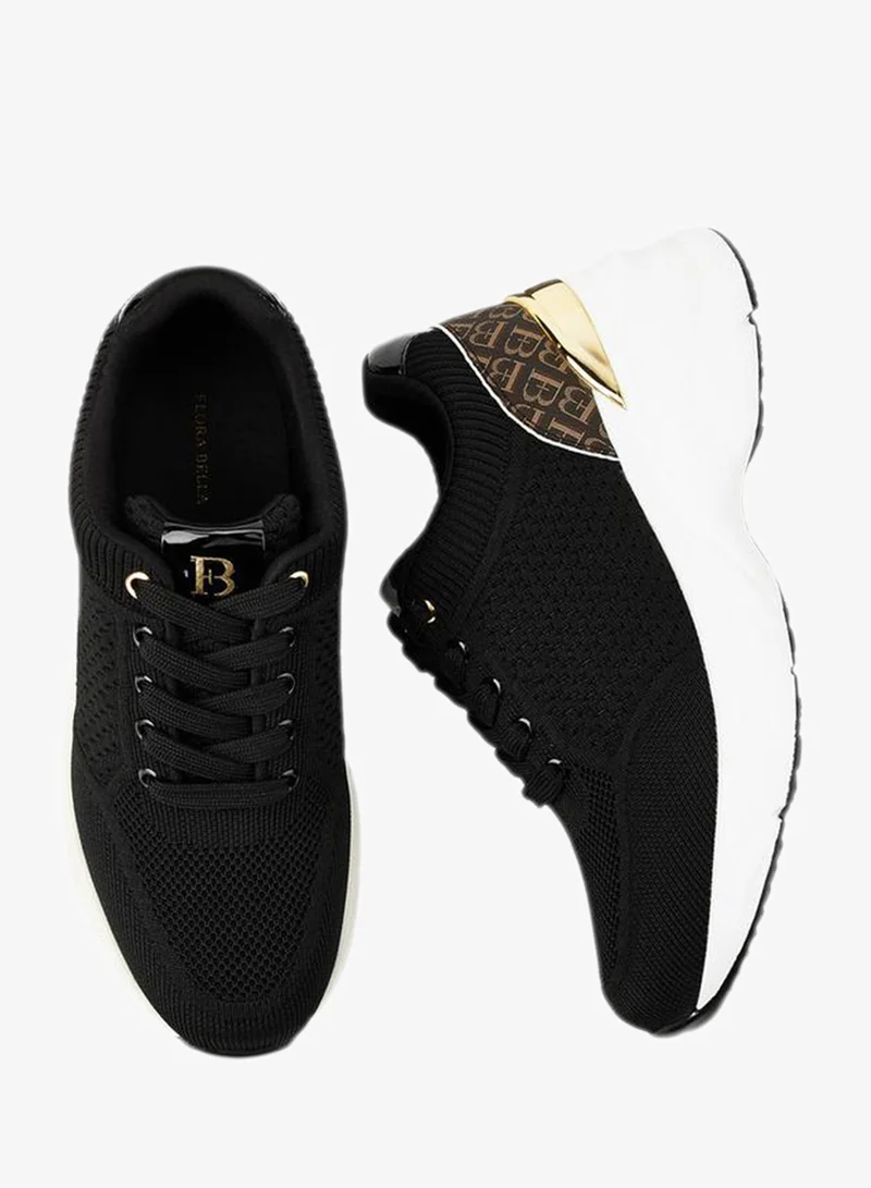 فلورا بيلا من شو إكسبرس أحذية رياضية برباط بنقوش دانتيل