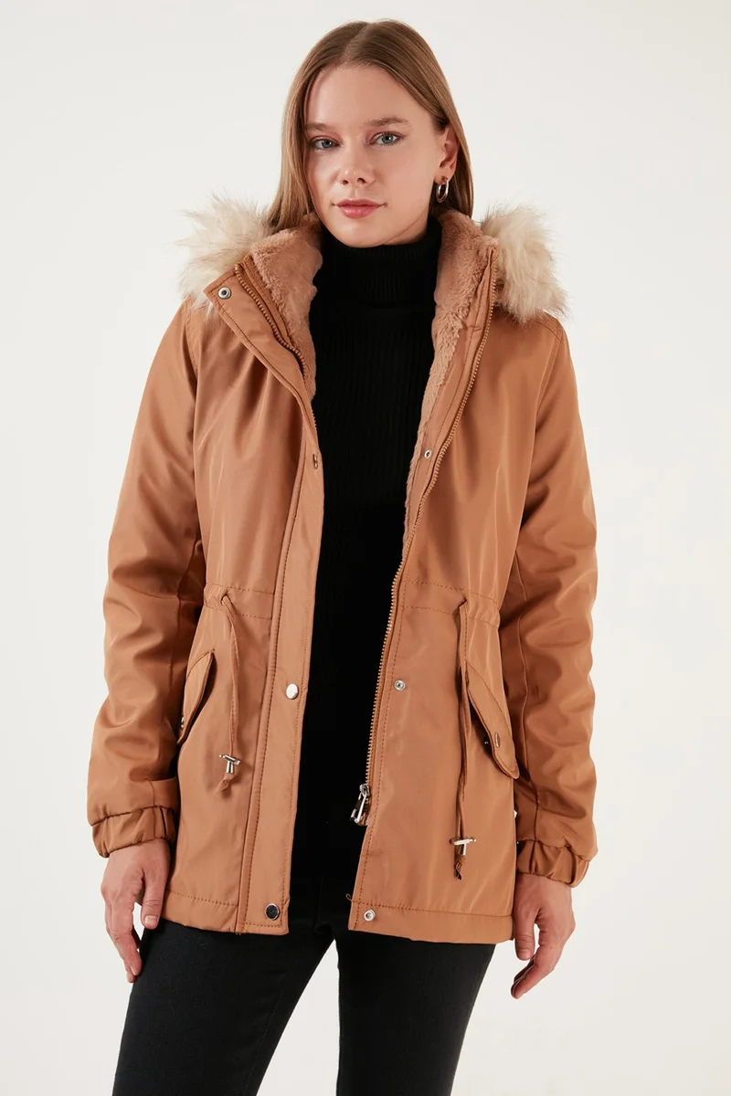 ليلا Regular Fit Faux Fur Hooded Parka Women's Parka 6403319