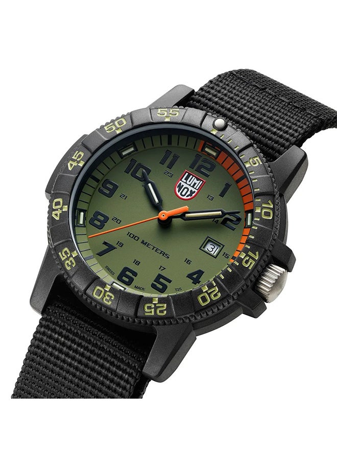 لومينكس ساعة يد رجالية بعقارب دائرية من النايلون . -  مم - Image 3