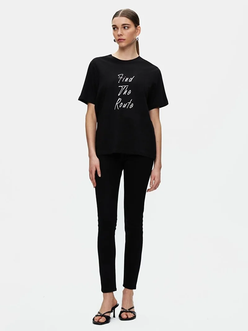 ال تي بي Black T-Shirt