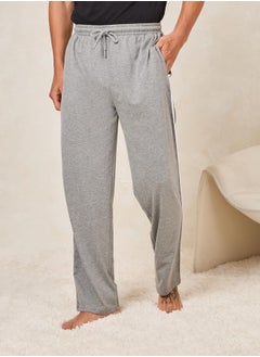 Styli Solid T-Shirt & Open Hem Piping Detail Pyjama Set  - Image 4