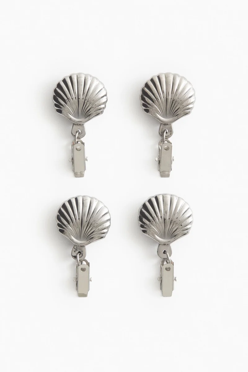 اتش اند ام أوزان تثبيت مفرش الطاولة بتصميم صدفة - عبوة من 4 قطع