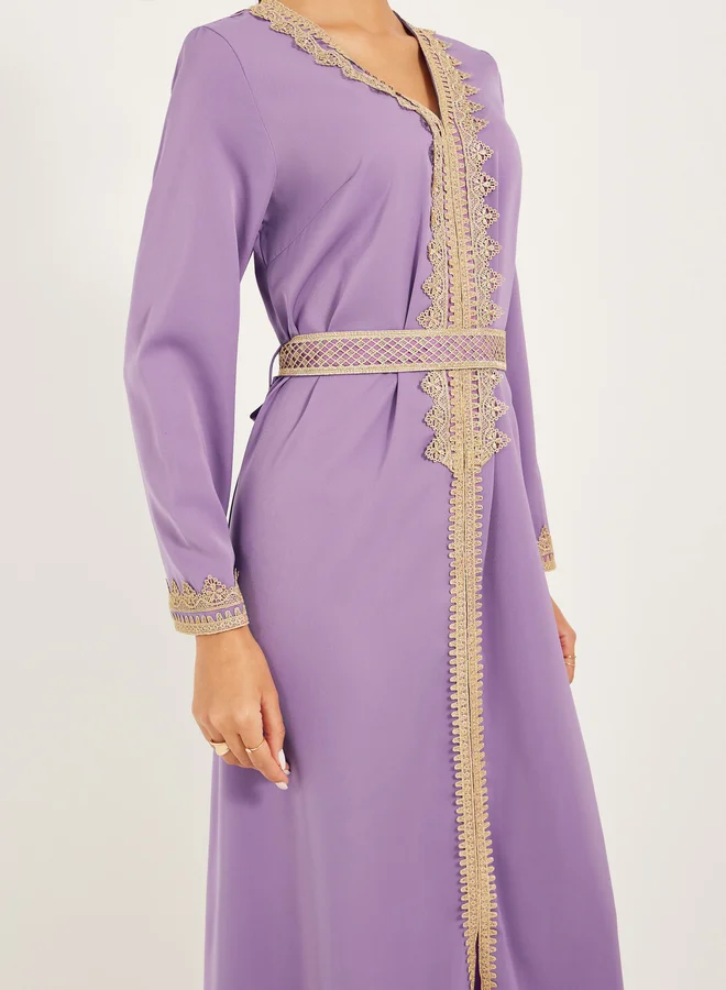 Styli Styli Lace Trim V-Neck Belted A-Line Kaftan