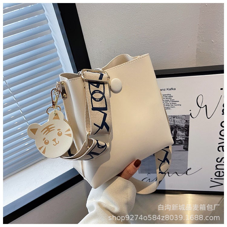 Manufacturer Broadband Bucket Bag Small Bag Women'S Fashion Crossbody Bag Popular Popular Shoulder Bag - Image 1