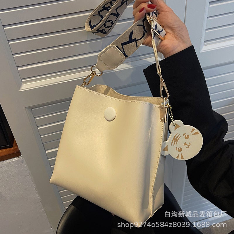Manufacturer Broadband Bucket Bag Small Bag Women'S Fashion Crossbody Bag Popular Popular Shoulder Bag - Image 5