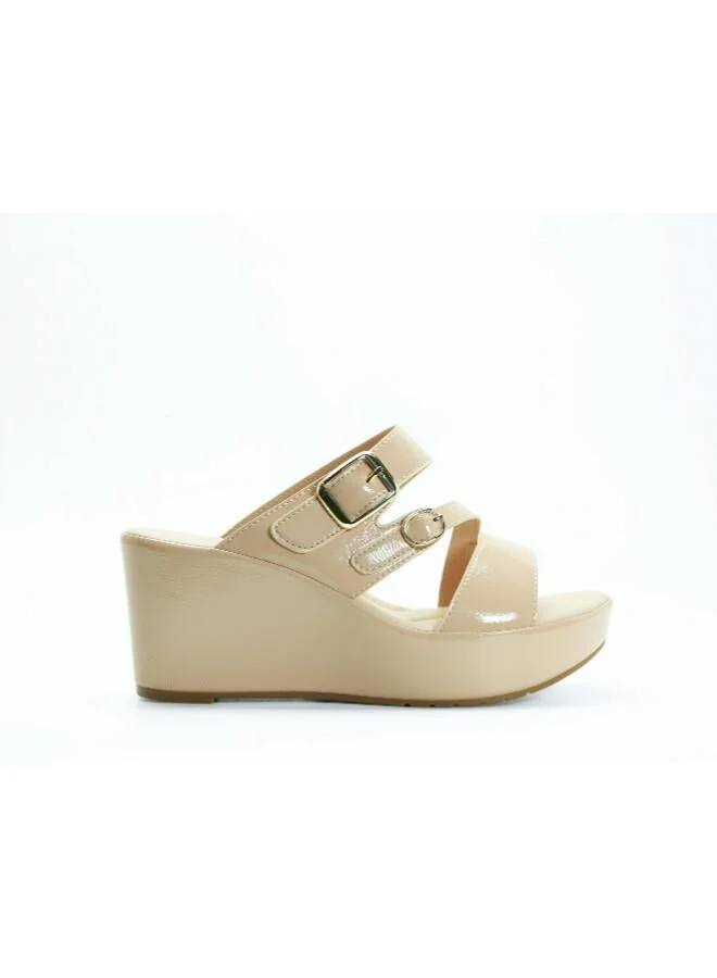 092-3117 Michelle Morgan Women's Patent Crossover Straps Wedge Heel Sandals 514RJ336 Beige