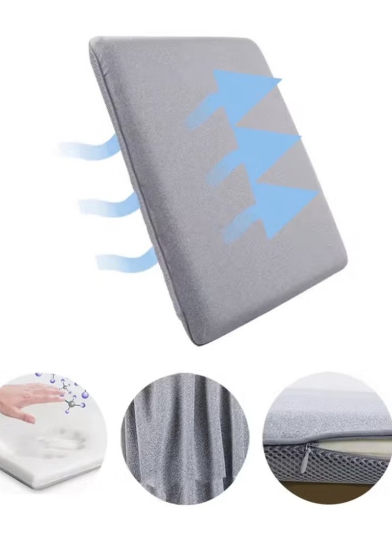 ارينا مسند مقعد مربع ميموري فوم  بحجم 40×40×4 سم، مصنوع من رغوة الذاكرة لتوفير دعم مريح وتخفيف آلام العصعص والظهر أثناء الجلوس لفترات طويلة. - Image 4