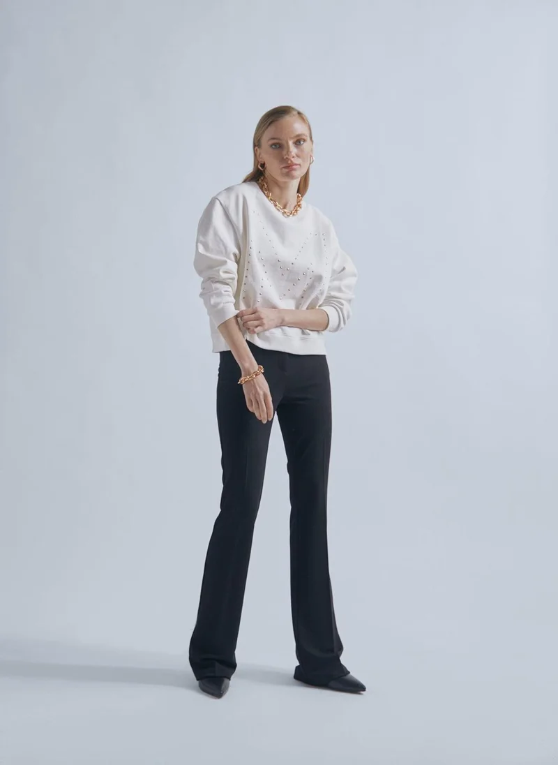 لولا كساديمونت سويت شيرت بتفاصيل حرف  مرصع