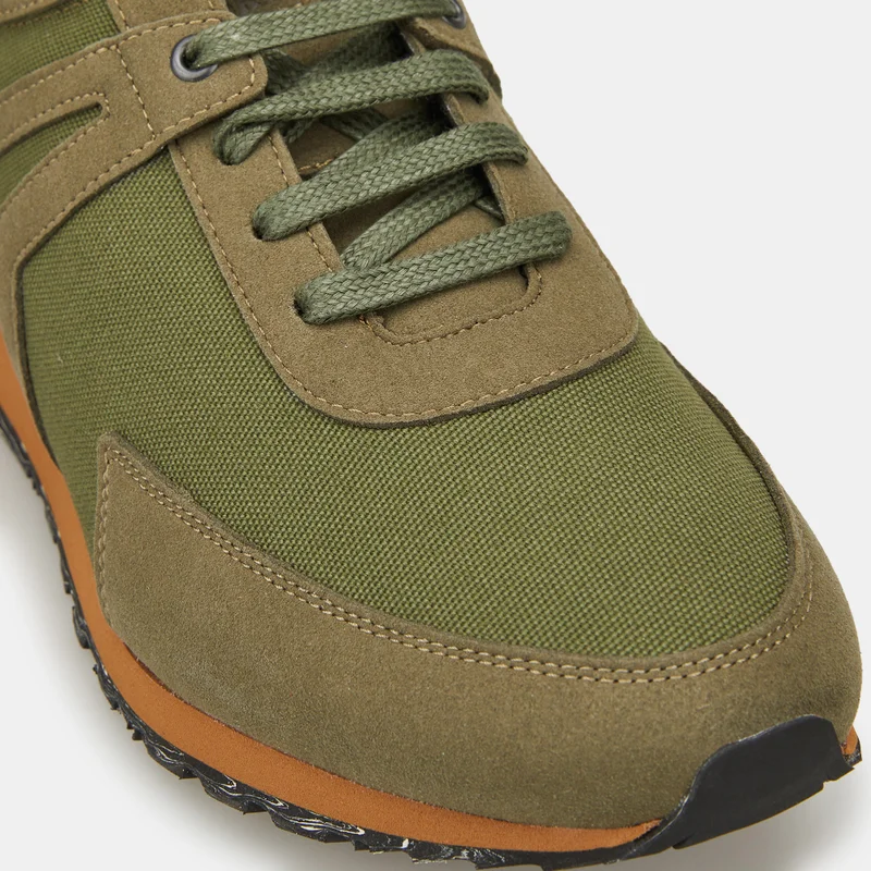 EKN Footwear Men's Low Seed Runner Shoe