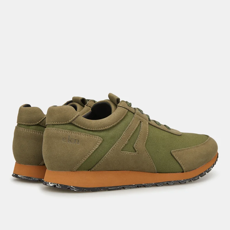 EKN Footwear Men's Low Seed Runner Shoe