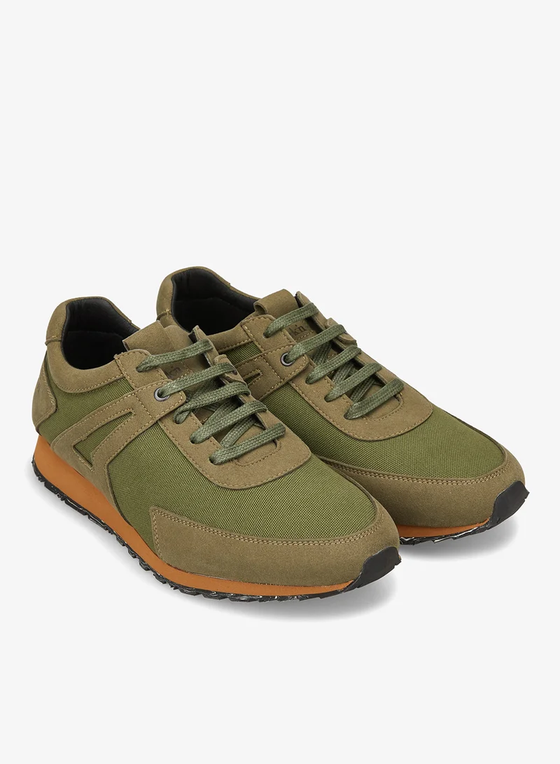 EKN Footwear Men's Low Seed Runner Shoe