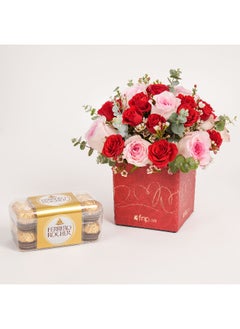 Ferns N Petals Valentines Special Red And Pink Fresh Rosesin Vase With Ferrero Rocher Chocolate 