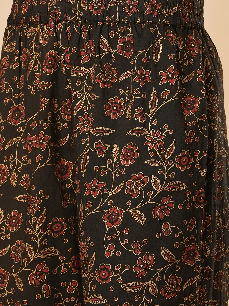 جلو باص Women Floral Embroidered Panelled Pure Cotton Kurta With Trousers