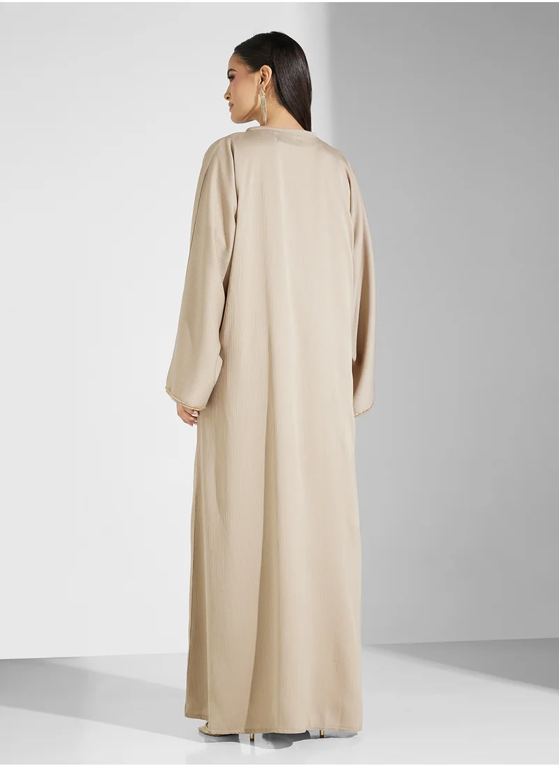 هيا كلوزيت Embellished V-Neck Flared Sleeve Abaya