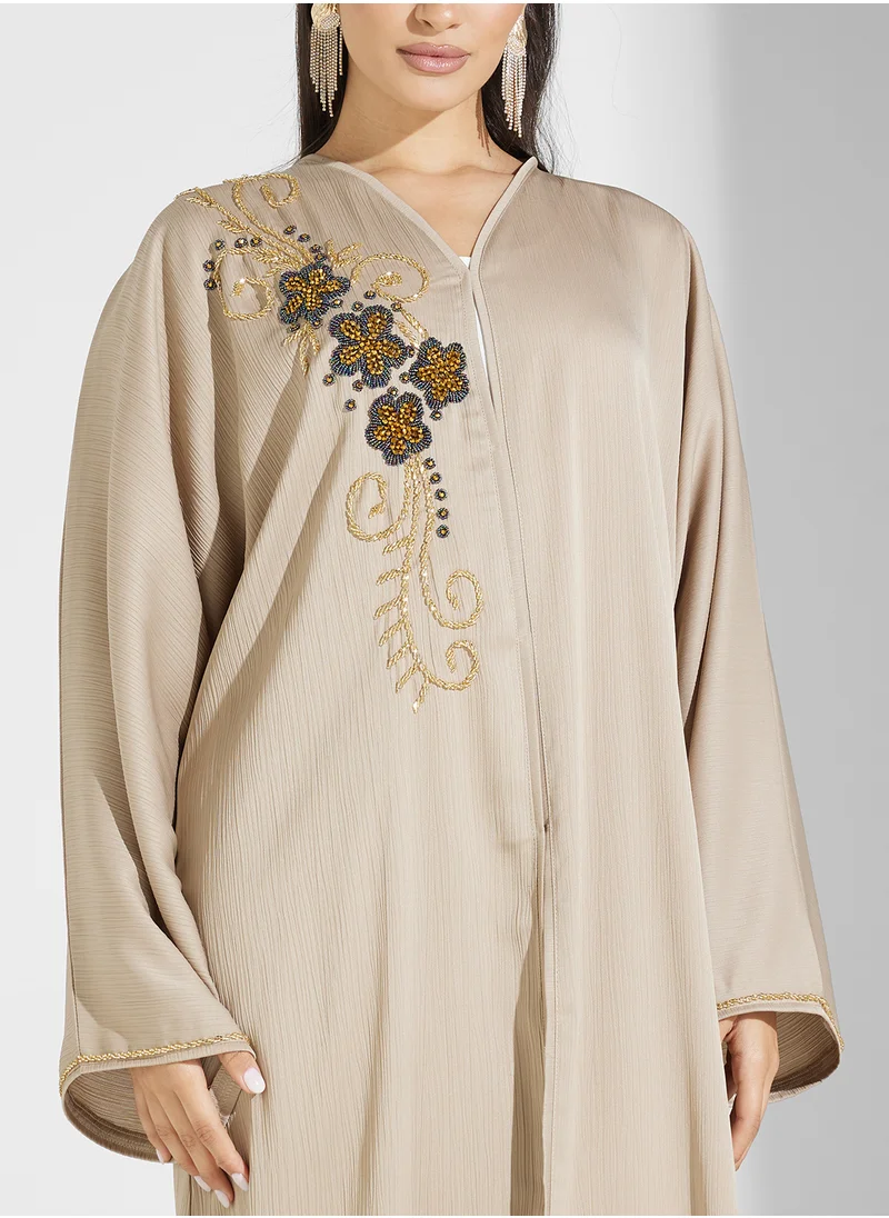 هيا كلوزيت Embellished V-Neck Flared Sleeve Abaya