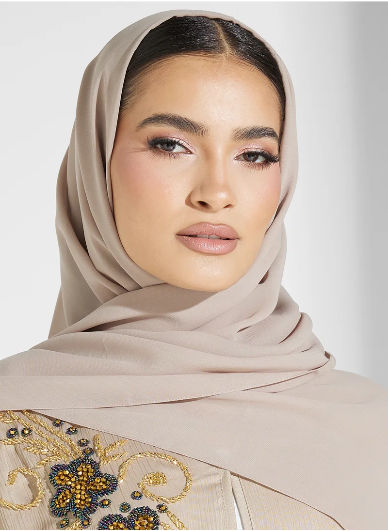 هيا كلوزيت Embellished V-Neck Flared Sleeve Abaya