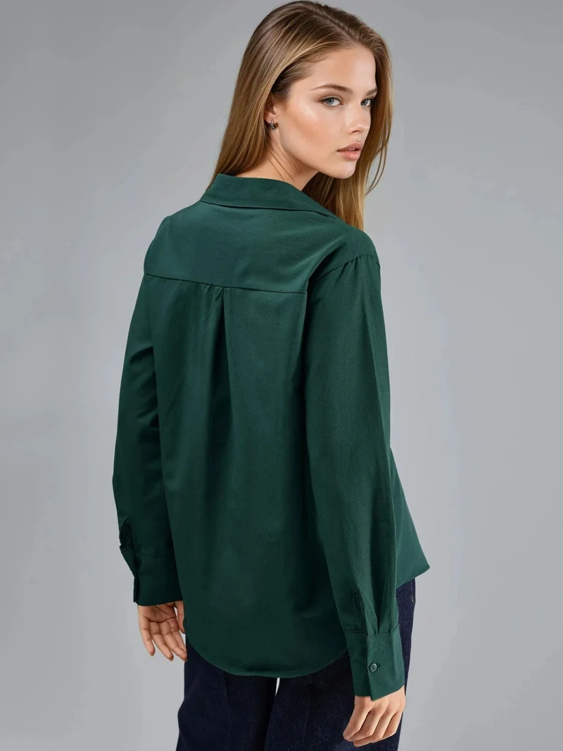 بوسيم قميص بأزرار بقصة مريحة