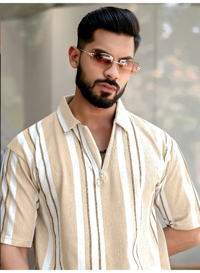 مانياك تيشيرت قطن رجالي بنصف سحاب وياقة بولو مخططة بأكمام ثلاثة أرباع باللون البيج