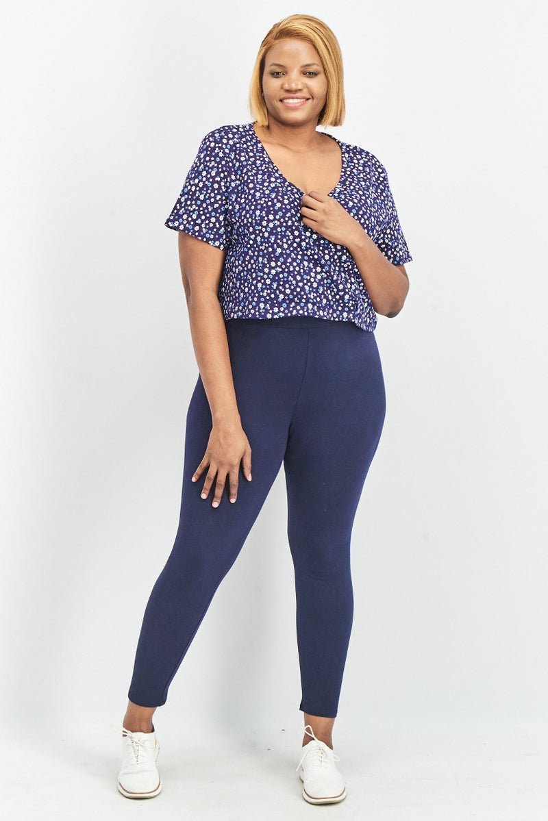 Daisy Street Women Plus Size V Neckline Short Sleeve Allover Printed Blouse, Navy Combo - Image 4