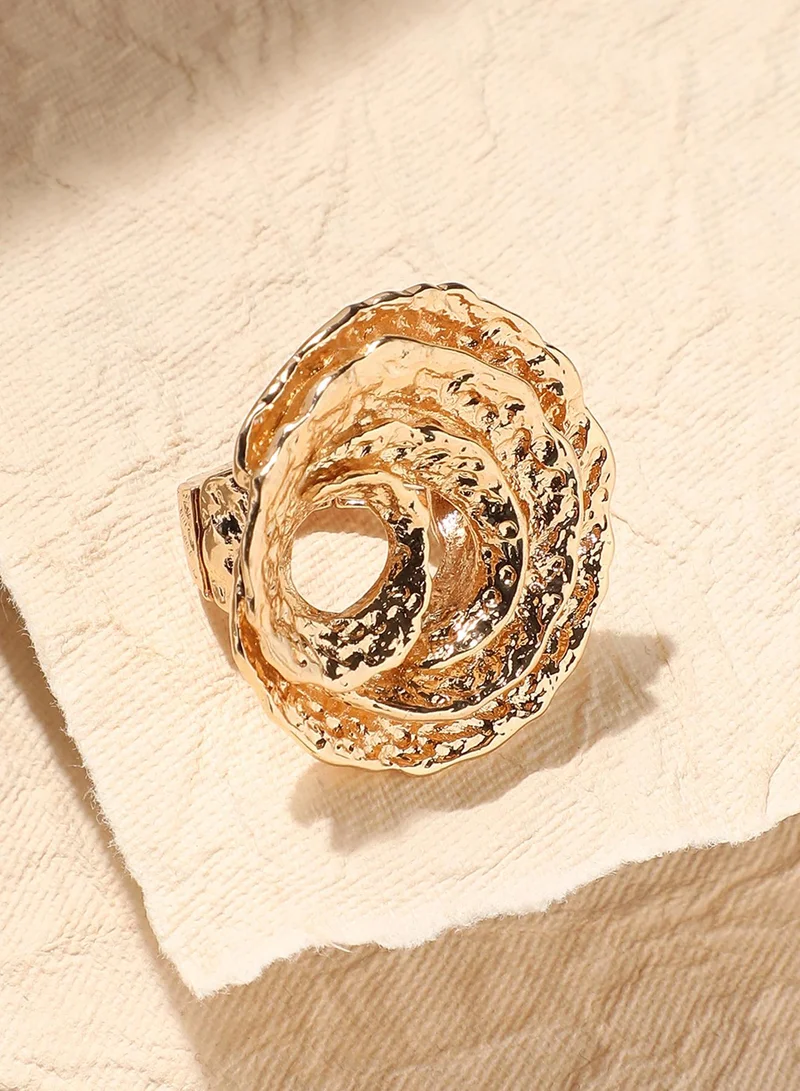 SOHI Dented Swirl Statement Artificial Ring Jewellery