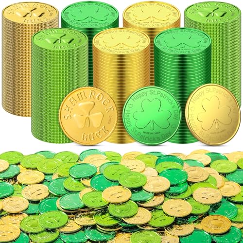 Sanwuta 600 Pcs St Patricks Day Gold Coins Plastic Gold Green Lucky Coins St Patricks Day Decorations 3 Clover Coins Shamrock Leprechaun Coins for Irish Party Table Favors - Image 1