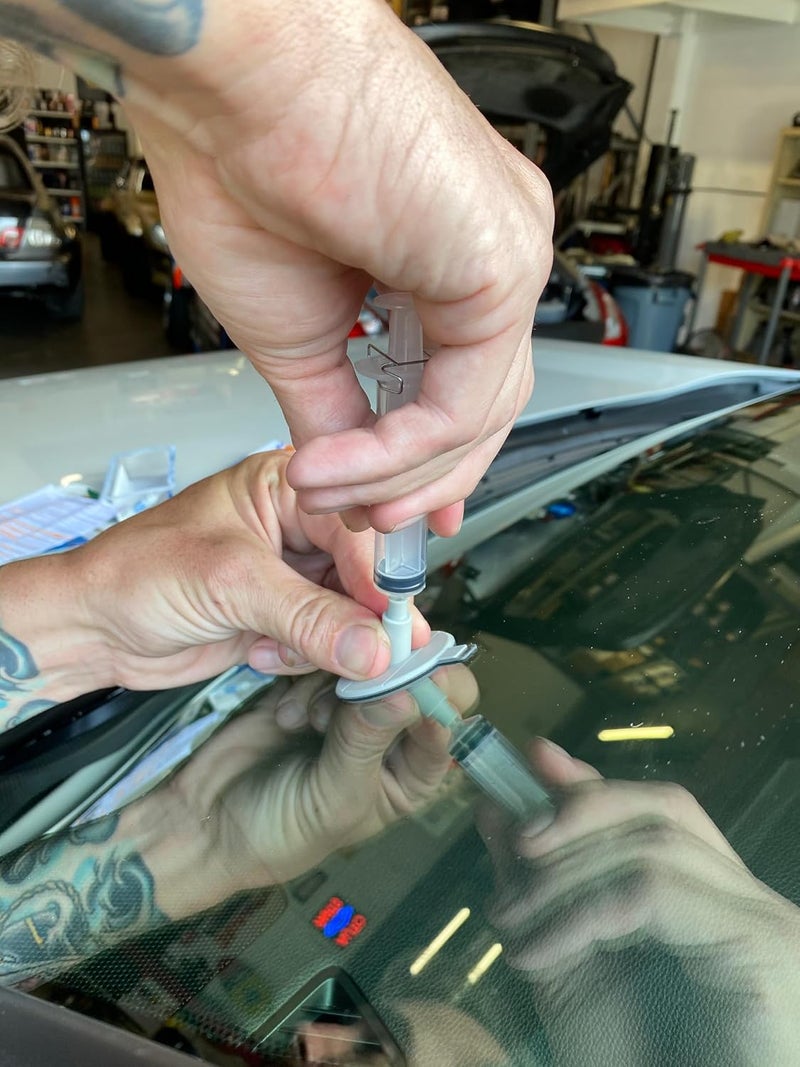 Permatex 16067 Bullseye Windshield Repair Kit, .025 oz. Syringe, .025 Ounce Syringe , White - Image 3