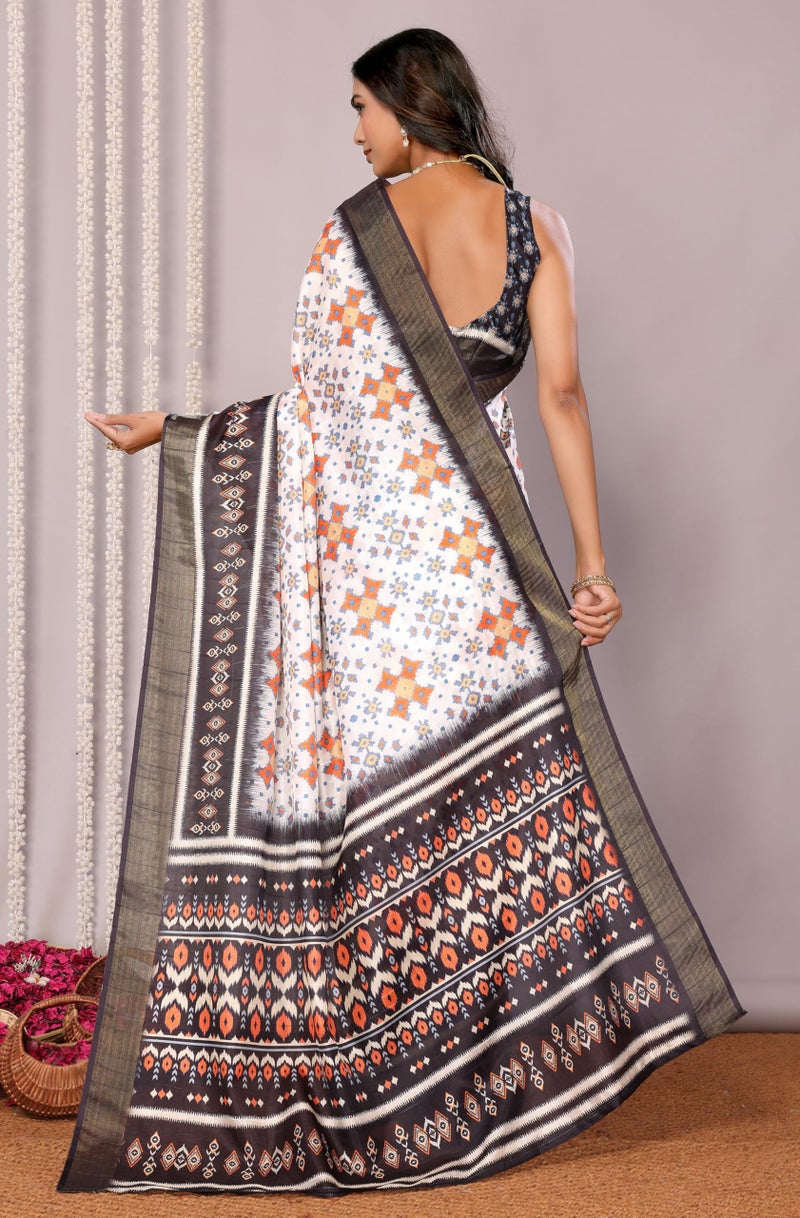 Janasya Women's White & Black Chanderi Silk Ikkat Printed Printed Saree with Blouse Piece - Image 4
