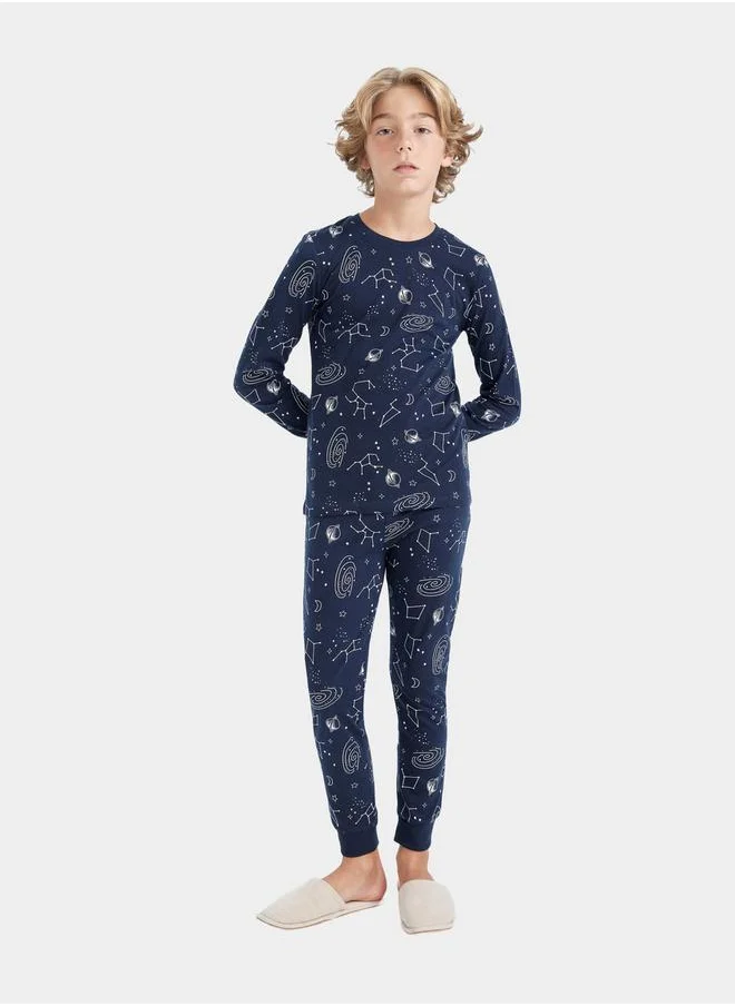 ديفاكتو All-Over Print Long Sleeve T-Shirt & Pyjama Set by Styli