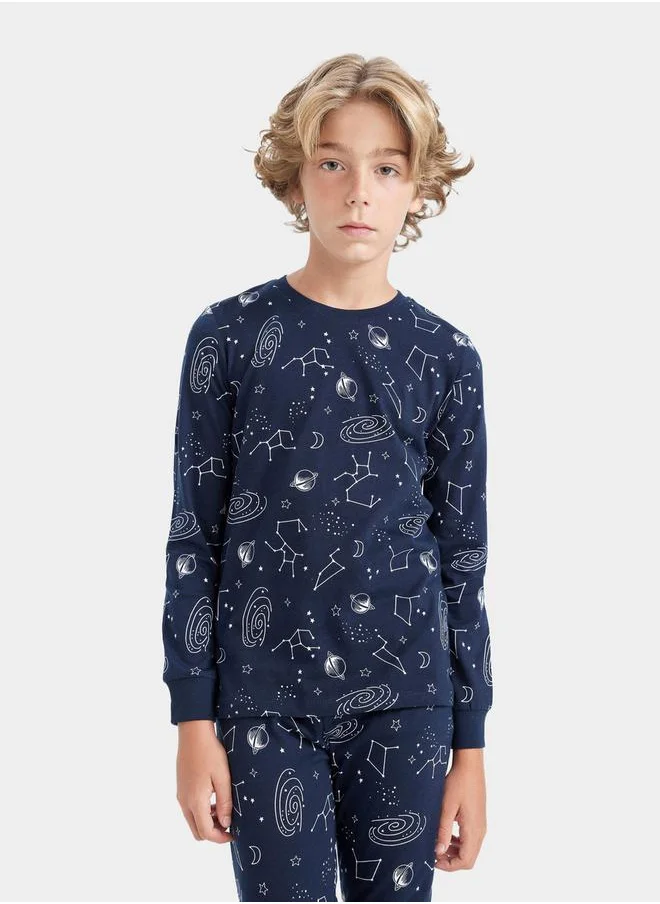 ديفاكتو All-Over Print Long Sleeve T-Shirt & Pyjama Set by Styli