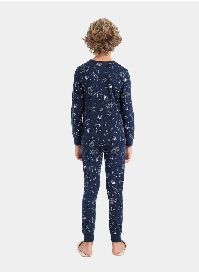 ديفاكتو All-Over Print Long Sleeve T-Shirt & Pyjama Set by Styli
