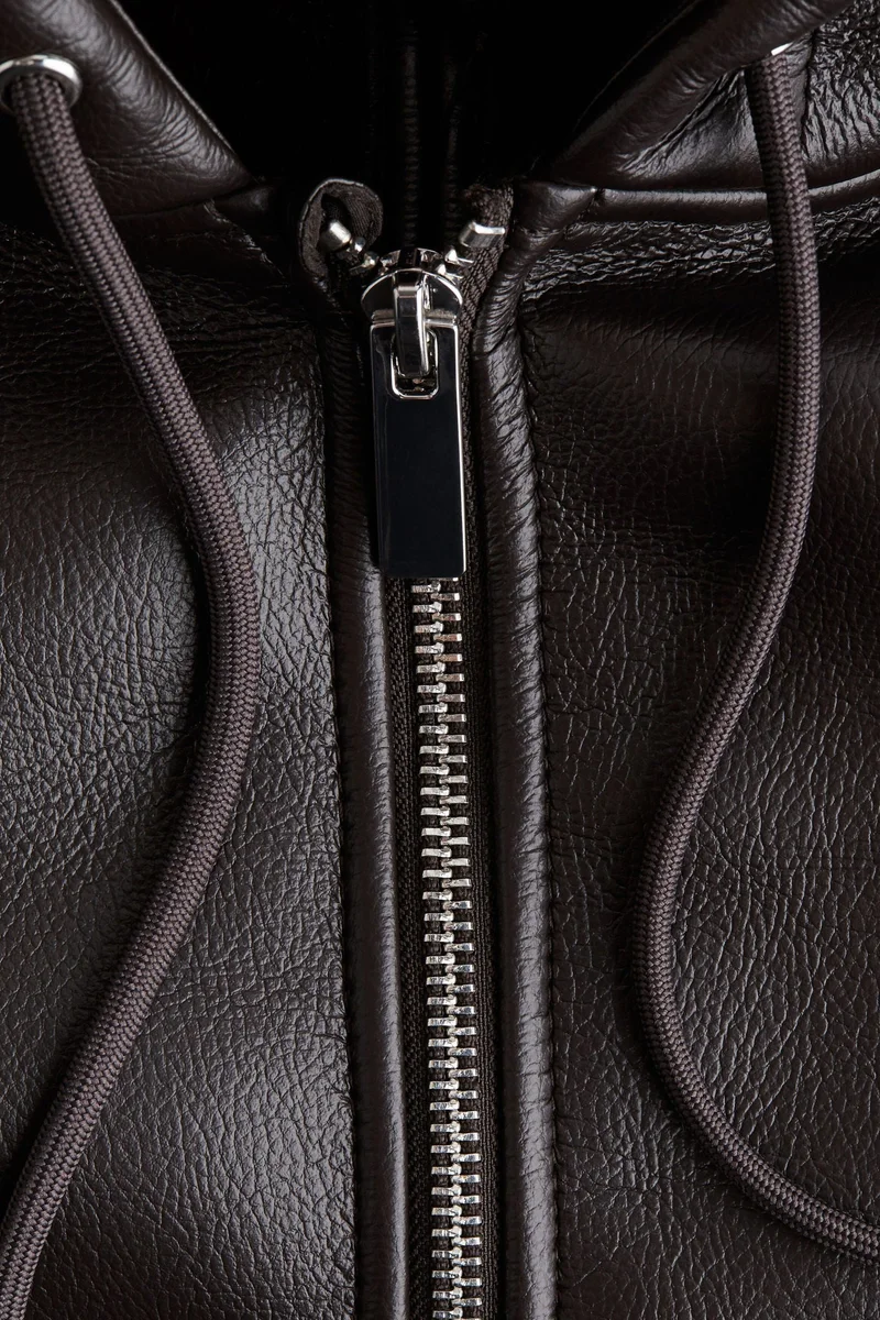 اتش اند ام جاكيت من نسيج مطلي