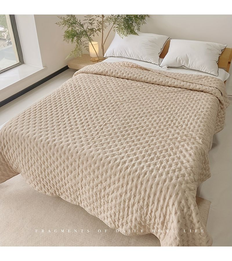 Grey Ultrasonic Quilted Sandwich Thin Quilt - Image 1