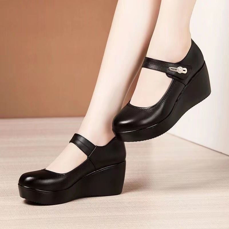Round Head Platform Bottom Mother Shoes 2022 Autumn New Waterproof Platform Thick Bottom Middle-Aged And Elderly Plus Size Non-Slip Wedge Shoes - Image 4