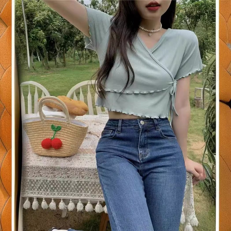 Summer New Spice Girl Short Figure V-neck Design Sense Strap T-shirt Women's Short-sleeved Niche Sweater Slim-fit Trendy - Image 2