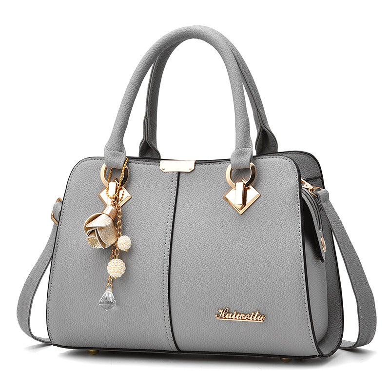 Fashionable Women's Large Capacity Shoulder Bag - Image 5