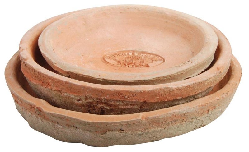 Esschert Design AT02 Aged Terracotta Round Saucers for AT01 (Set of 3) - Image 5