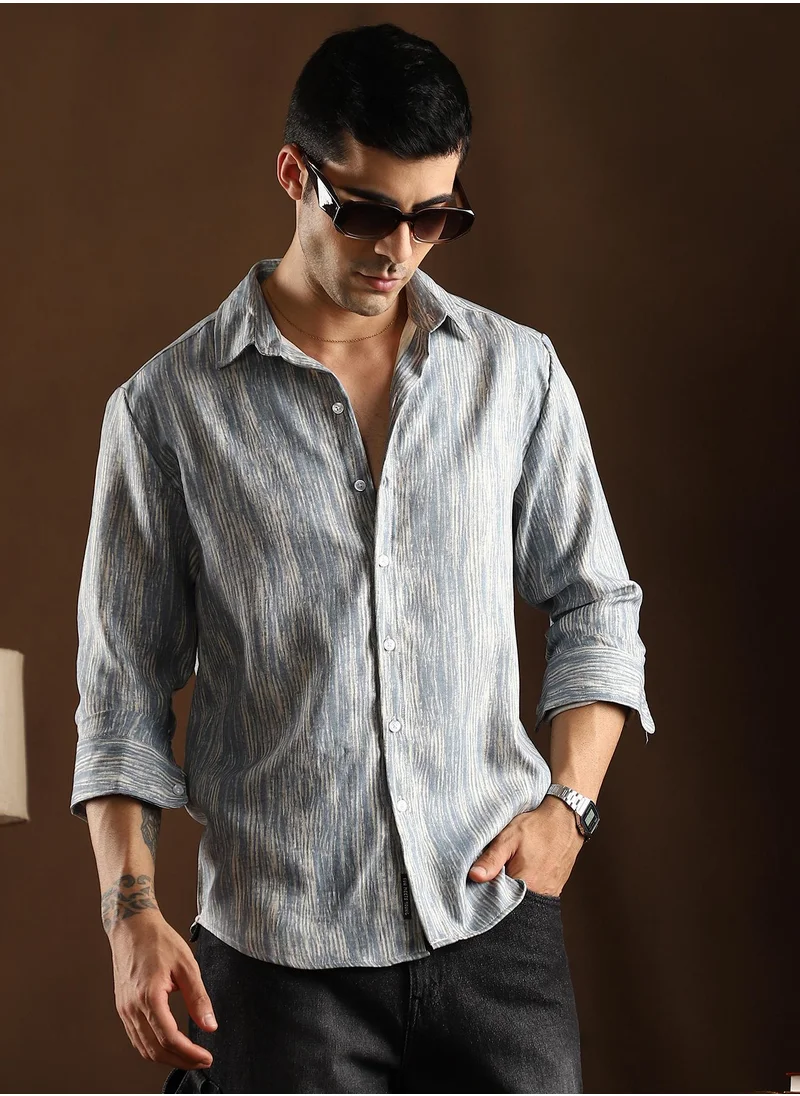 Campus Sutra Campus Sutra Men's Icy Blue & Daisy White Distortion-Weave Shirt For Casual Wear | Mid-Rise | Regular Fit | Button Closure | Shirt Crafted With Comfort Fit For Everyday Wear