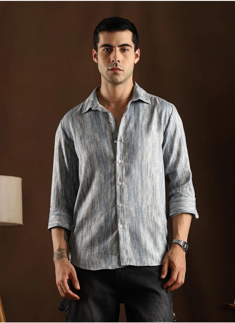 Campus Sutra Campus Sutra Men's Icy Blue & Daisy White Distortion-Weave Shirt For Casual Wear | Mid-Rise | Regular Fit | Button Closure | Shirt Crafted With Comfort Fit For Everyday Wear
