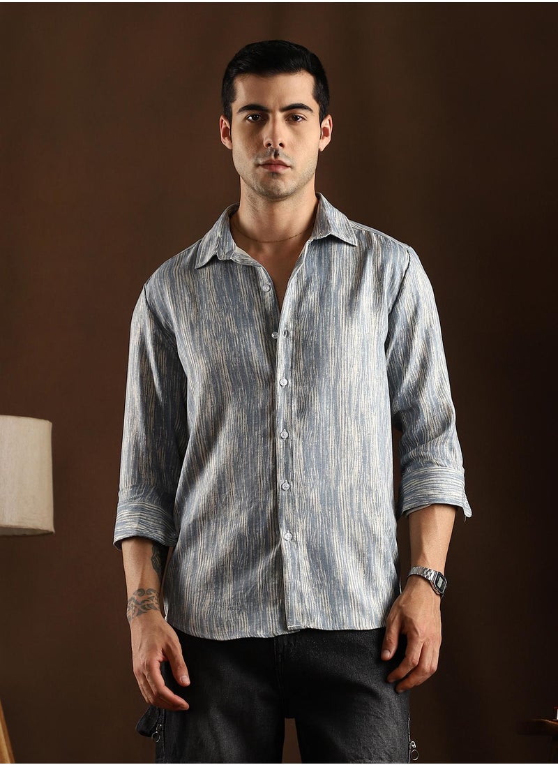 Campus Sutra Campus Sutra Men's Icy Blue & Daisy White Distortion-Weave Shirt For Casual Wear | Mid-Rise | Regular Fit | Button Closure | Shirt Crafted With Comfort Fit For Everyday Wear  - Image 2